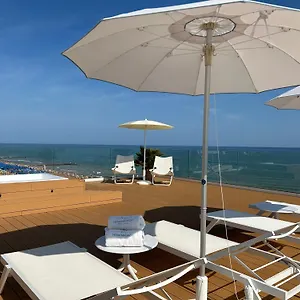 hotel-mirafiori-lido-di-jesolo.hotelslidodijesolo.com/